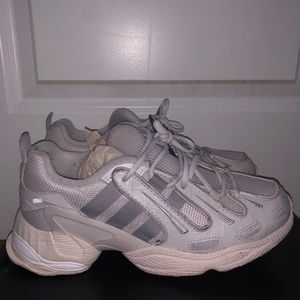 Adidas lxcon size: 8 Color: gray used once, comes inside box. Perfect condition